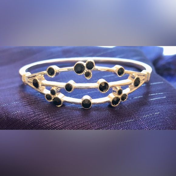 Silver Tone Bracelet w/Black Stones - Picture 5 of 5